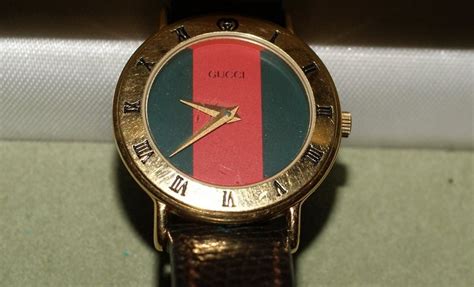 montre gucci femme annee 1990|GUCCI® CH Site Officiel .